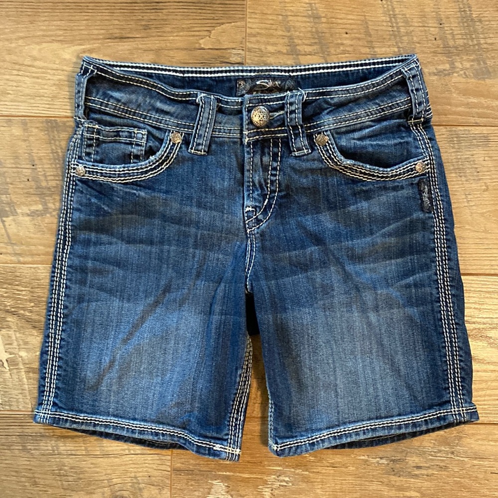 Silver Jeans Suki Flap Denim Blue Jean Shorts, Women’s size 26.